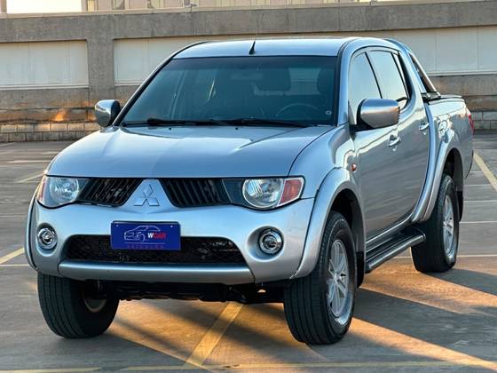 MITSUBISHI L200 TRITON 3.2 HPE 4X4 CD 16V TURBO INTERCOOLER DIESEL 4P AUTOMÁTICO MITSUBISHI L200 TRITON 3.2 HPE 4X4 CD 16V TURBO INTERCOOLER DIESEL 4P AUTOMÁTICO